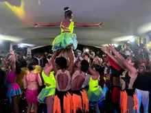Con alegría, música y baile se vivió la inauguración del Alumbrado Navideño en el Bulevar de Oriente