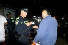 Alcaldía de Santiago de Cali y Policía Metropolitana lideran operativo contra la extorsión y el hurto en la galería de Santa Elena