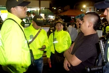 Alcaldía de Santiago de Cali y Policía Metropolitana lideran operativo contra la extorsión y el hurto en la galería de Santa Elena