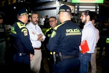 Alcaldía de Santiago de Cali y Policía Metropolitana lideran operativo contra la extorsión y el hurto en la galería de Santa Elena