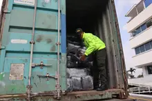 Autoridades incautan 5,6 toneladas de marihuana en el barrio Álamos siendo el cargamento más grande aprehendido en casi una década