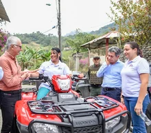 Ministro de Salud visitó la IPS Pance para conocer funcionamiento de equipos básicos de atención