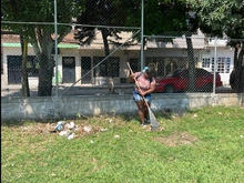Vecinos del barrio El Retiro lideraron jornada para el mejoramiento de la  cancha del fútbol del sector