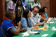 Alcalde Eder participa de la Mesa de Concertación Indígena junto a los gobernadores de los 9 cabildos presentes en Cali.