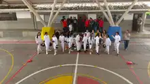Observatorio del Deporte lanzó un laboratorio de esgrima para alumnos de la I.E. Juan Pablo II, en la Comuna 18 de Cali