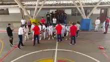 Observatorio del Deporte lanzó un laboratorio de esgrima para alumnos de la I.E. Juan Pablo II, en la Comuna 18 de Cali