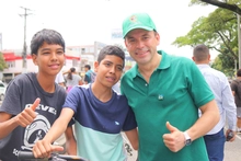 En compañía del alcalde de Cali, Alejandro Eder, los usuarios de la Ciclovida disfrutaron del Día Mundial de la Risa