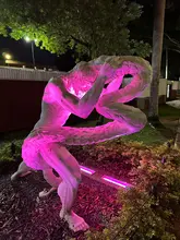 En homenaje a las madres, se iluminan de rosa siete lugares emblemáticos de Cali 