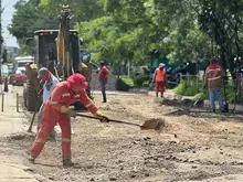 ¡Adiós, huecos! Alcaldía de Cali intensifica trabajos en el barrio El Diamante para recuperar sus calles
