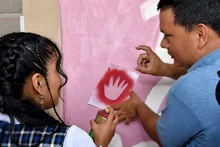 Dia de las Manos Rojas