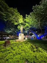 El azul brillará en nueve hitos ornamentales de Santiago de Cali para celebrar el Día del Padre