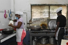 Un comedor que entrega ‘Semillas de vida’ en el barrio Manuela Beltrán