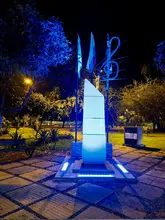 Siete lugares emblemáticos de Cali se iluminaron en homenaje a las comunidades refugiadas y desplazadas