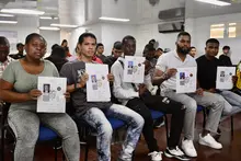 Víctimas del conflicto armado reciben sus libretas militares en Cali de manera gratuita