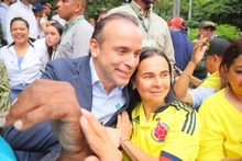 Cali se llenó de patriotismo: el 20 de julio miles de personas  acompañaron el desfile de la Fuerza Pública