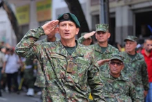Cali se llenó de patriotismo: el 20 de julio miles de personas  acompañaron el desfile de la Fuerza Pública