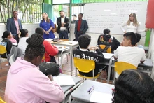 Vuelven los estudiantes a las aulas con la garantía de contar con transporte y alimentación escolar