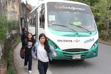 Vuelven los estudiantes a las aulas con la garantía de contar con transporte y alimentación escolar