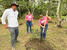 Alcaldía de Cali celebró el Día Nacional de Libertad Religiosa con siembra pedagógica en el ecoparque de Pance 