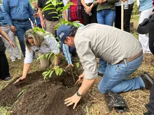 Alcaldía de Cali celebró el Día Nacional de Libertad Religiosa con siembra pedagógica en el ecoparque de Pance 