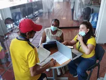 Alcaldía de Cali entregó 270 tarjetas MIO a población con discapacidad