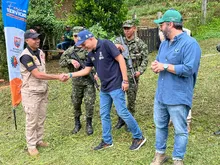 La Feria de Servicios de la Alcaldía llegó hasta la vereda Peñas Blancas, cuna del río Cali y en medio de los Farallones