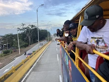 El medallista olímpico Yeison López fue recibido en el ‘Bus Turístico Cali 488 años’