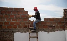 Comunidades en el jarillón del río Cauca y el sector de lagunas dicen “sí” a las demoliciones voluntarias para un entorno renovado