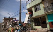 Comunidades en el jarillón del río Cauca y el sector de lagunas dicen “sí” a las demoliciones voluntarias para un entorno renovado