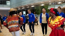 Salsa y folclor alegran llegada a Cali de las selecciones que disputarán la Copa Mundial Femenina Sub- 20