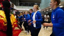 Salsa y folclor alegran llegada a Cali de las selecciones que disputarán la Copa Mundial Femenina Sub- 20