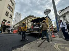 Avanza la recuperación de la malla vial de Cali en tiempo récord: Av. de Los Cerros, centro histórico y estadio dicen ¡chao hueco!