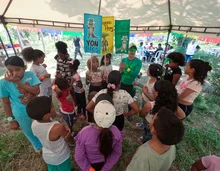 Con pícnic, una tarde de cometas y actividades lúdicas, los niños  fueron protagonistas en el jarillón del río Cauca