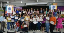 Taxistas y periodistas de Cali se graduaron como EmbajaCOP para ayudar a turistas y visitantes en la COP16
