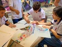 Niños artistas avanzan en la construcción de obras para la COP16