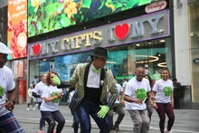 Cali lanzó su campaña de promoción de destino en Nueva York con pantallas en Times Square y bailes de salsa con el campeón mundial