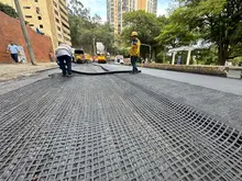 Cali recupera sus vías con innovación: conozca la geomalla biaxial que asegura calles más duraderas y menores costos