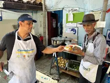 Amor y servicio: la Misión de Leonardo Pérez Ortiz con su comedor comunitario en el barrio San Pascual