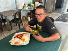 Amor y servicio: la Misión de Leonardo Pérez Ortiz con su comedor comunitario en el barrio San Pascual
