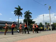 A ritmo de salsa se celebran los avances en recuperación de la malla vial