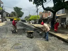 Más de 500 metros lineales de vías se recuperan a buen ritmo en el barrio República de Israel 
