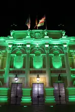 La ‘sucursal del cielo’ se ilumina de verde en homenaje a la COP16