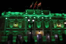 La ‘sucursal del cielo’ se ilumina de verde en homenaje a la COP16
