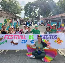 Con un desfile biodiverso la Institución Educativa Oficial Agustín Nieto Caballero celebró la Semana Cultural y Ambiental 