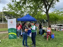 Alcaldía de Cali avanza con la campaña ‘Yo cuido y mantengo mi parque limpio’, para la correcta disposición de excrementos de mascotas