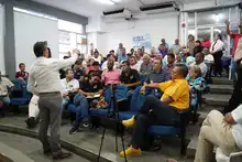 Operativos contra el transporte informal y demarcación de pistas, entre los temas discutidos durante reunión de Movilidad Distrital con taxistas