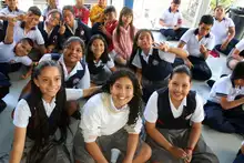 Alcaldía de Cali certifica en competencias tecnológicas a 356 niños y jóvenes del Colegio El Poblado I