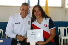 Alcaldía de Cali certifica en competencias tecnológicas a 356 niños y jóvenes del Colegio El Poblado I