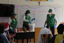 ‘Promotores Mi Cali Bella’ impulsan la conciencia ambiental y el emprendimiento juvenil con talleres educativos en la ciudad