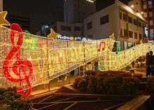 Las familias en Cali comparten y gozan el ‘Alumbrado Navideño’